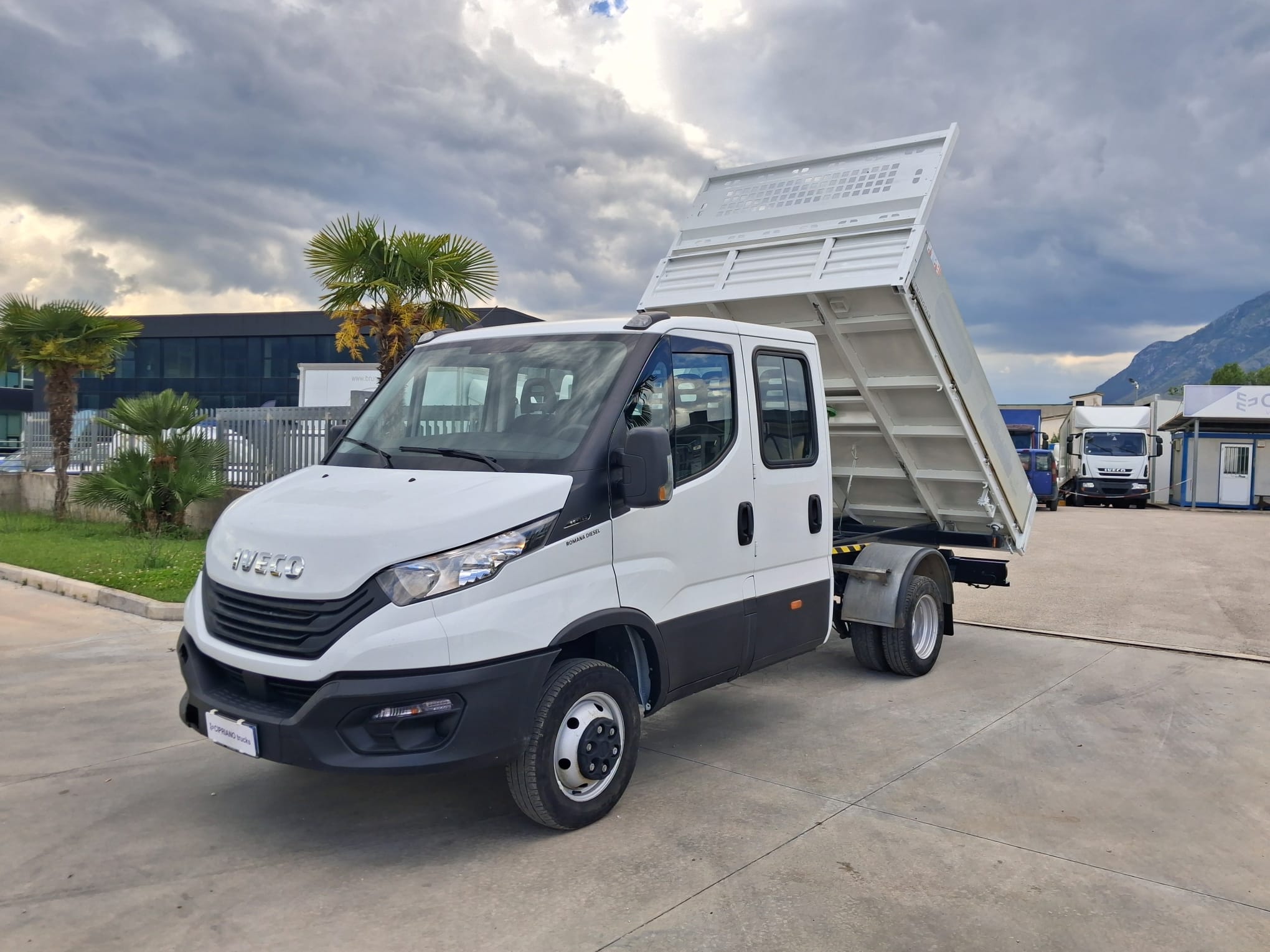 Iveco Daily Doppia Cabina Ribaltabile ANNO 2023 - immagine 1