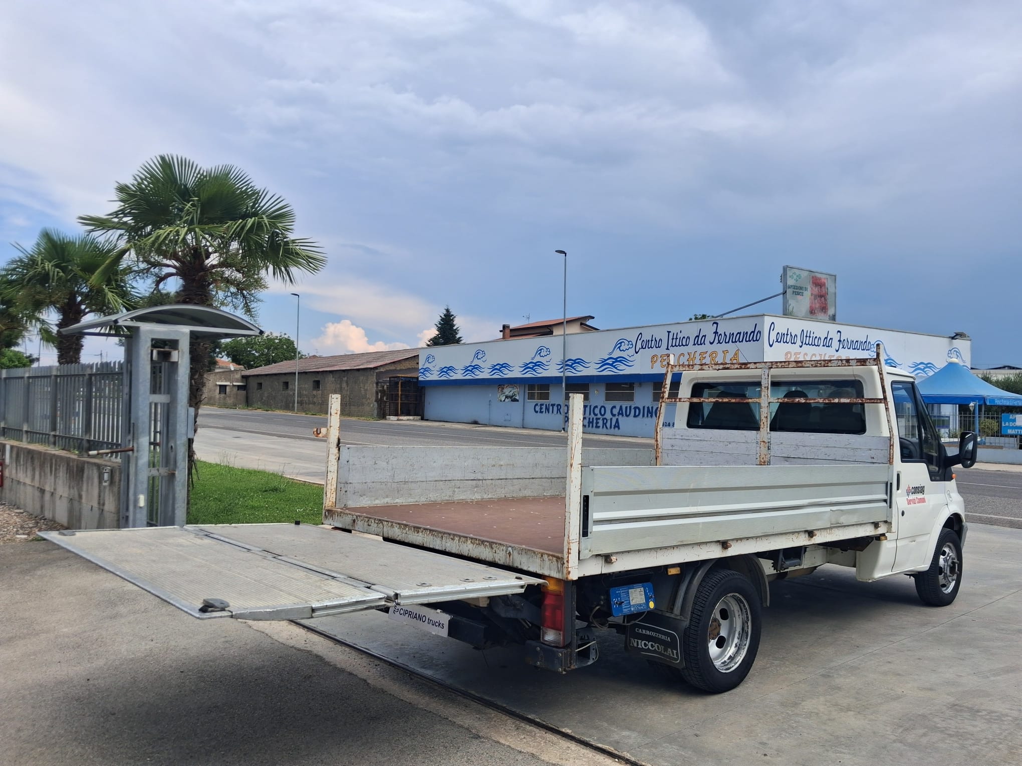 Ford Transit CASSONE FISSO CON SPONDA - immagine 9