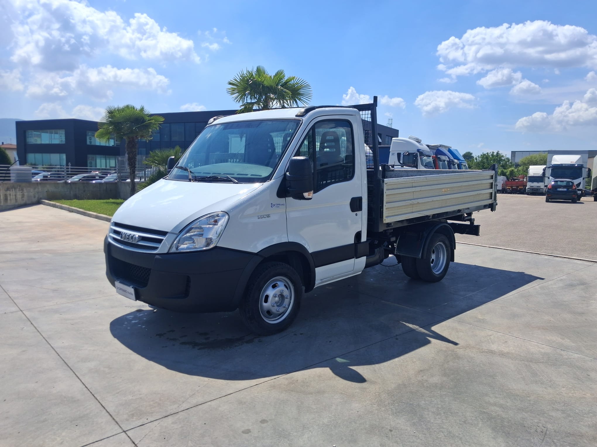 Iveco Daily RIBALTABILE TRILATERALE - immagine 2