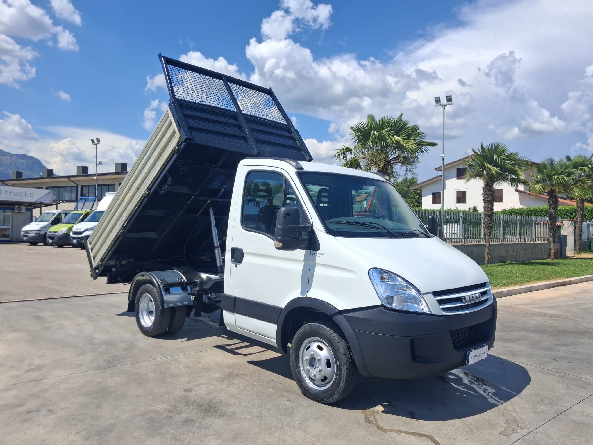 Iveco Daily RIBALTABILE TRILATERALE - immagine 1