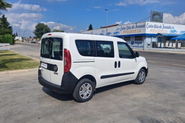 Fiat Doblò AUTOCARRO 5 POSTI PARI AL NUOVO - immagine 2