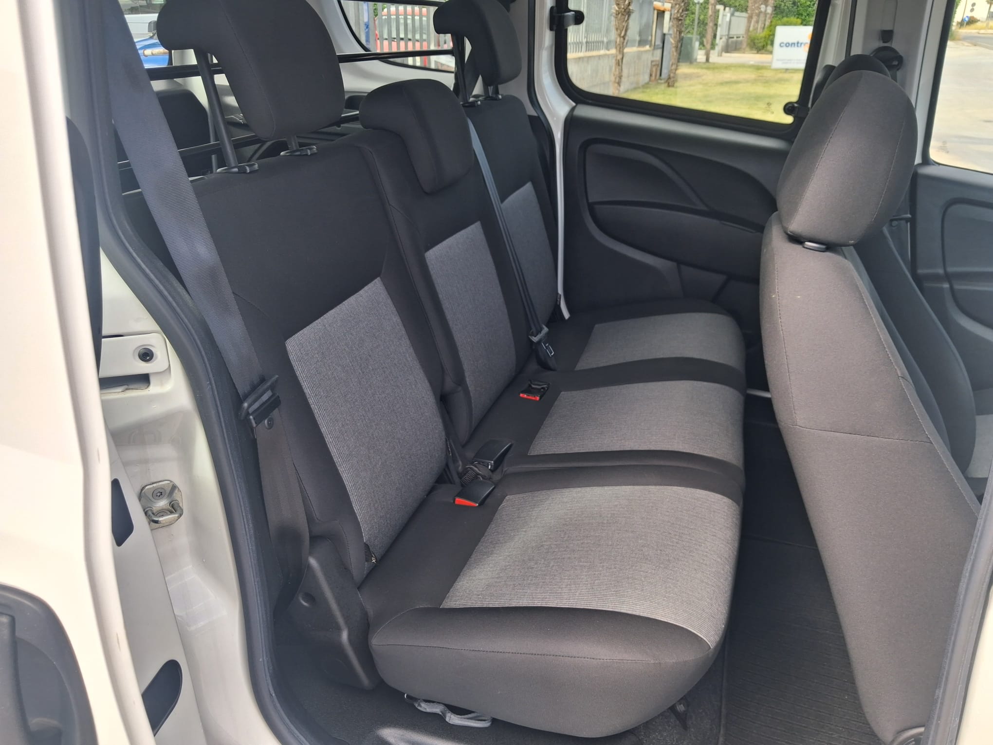 Fiat Doblò AUTOCARRO 5 POSTI PARI AL NUOVO - immagine 3