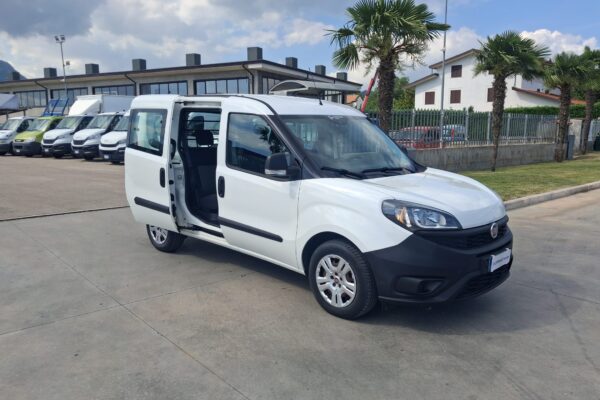 Fiat Doblò AUTOCARRO 5 POSTI PARI AL NUOVO - immagine 6