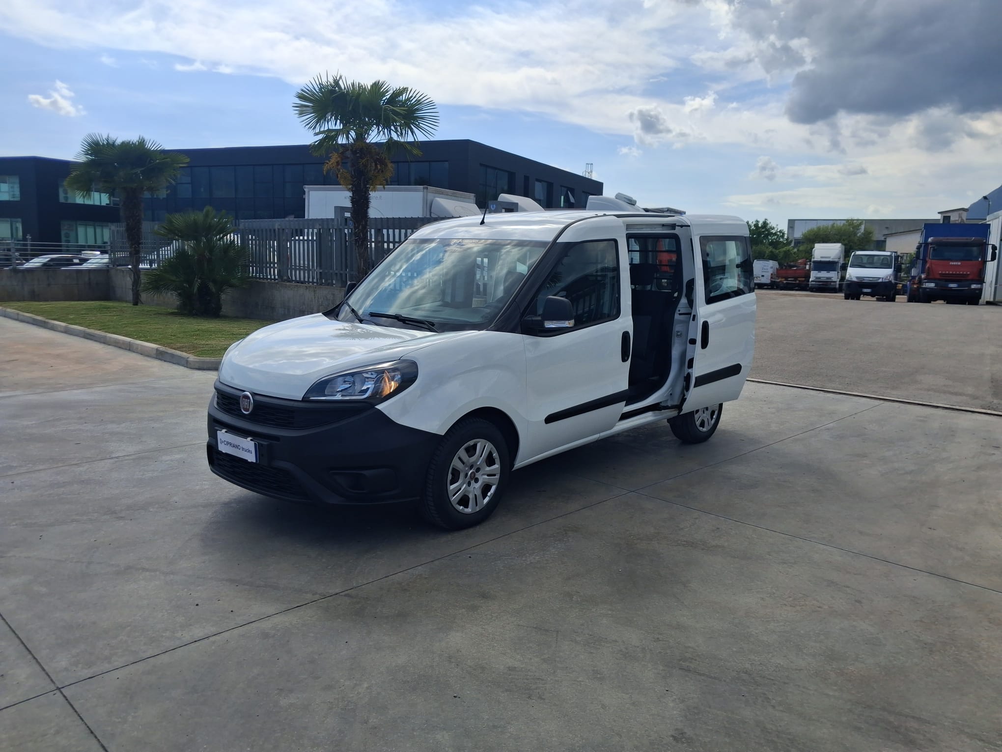 Fiat Doblò AUTOCARRO 5 POSTI PARI AL NUOVO - immagine 8