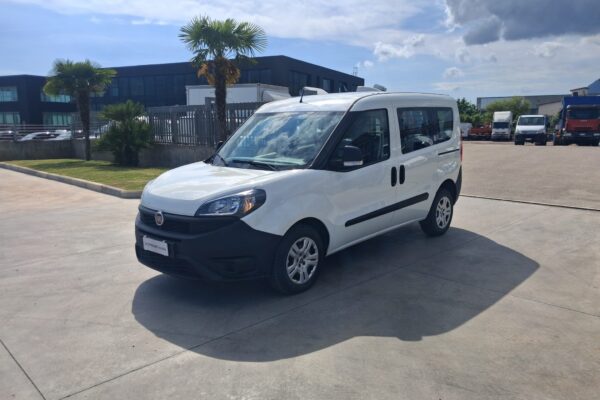 Fiat Doblò AUTOCARRO 5 POSTI PARI AL NUOVO - immagine 9