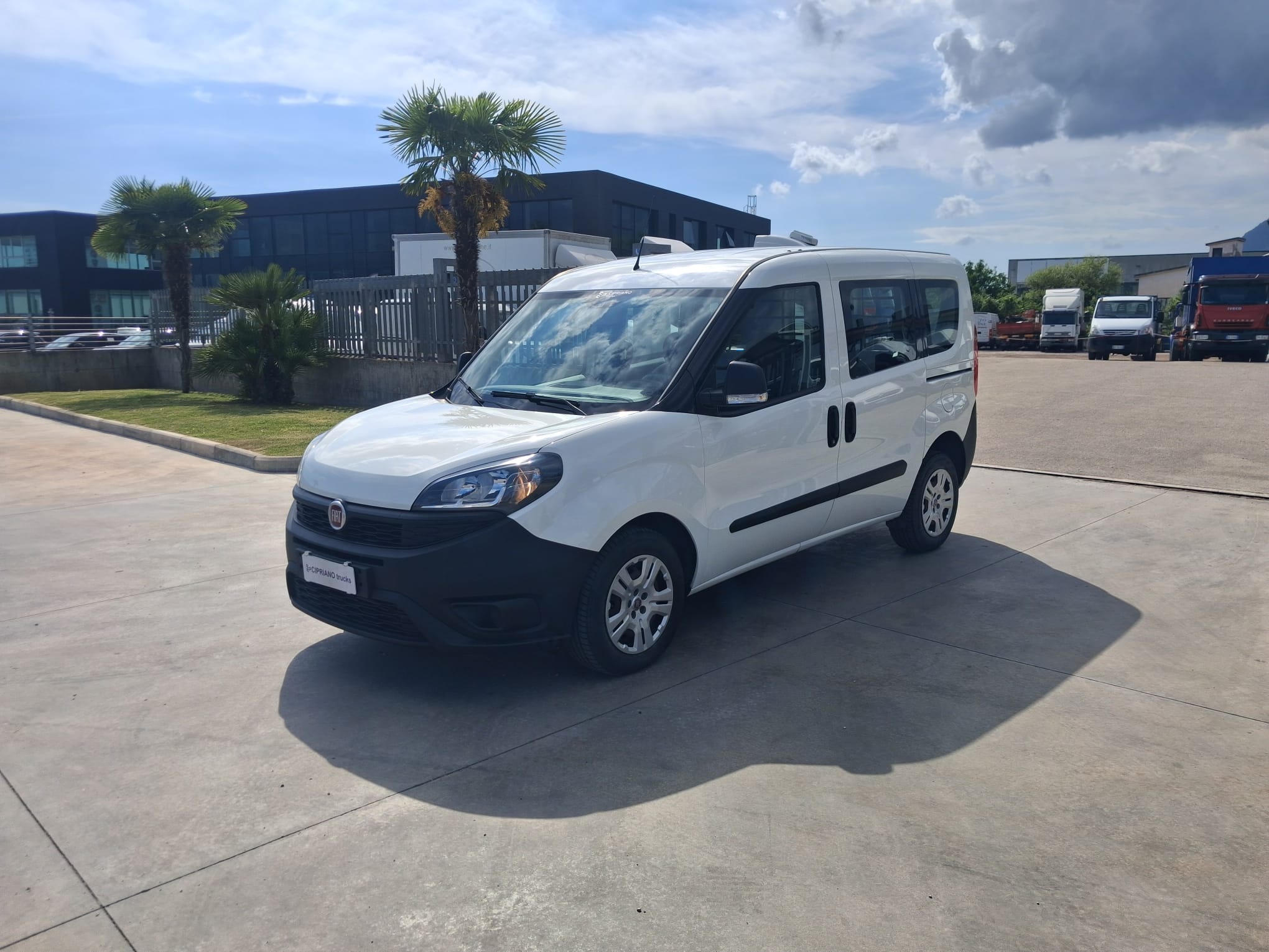 Fiat Doblò AUTOCARRO 5 POSTI PARI AL NUOVO - immagine 9