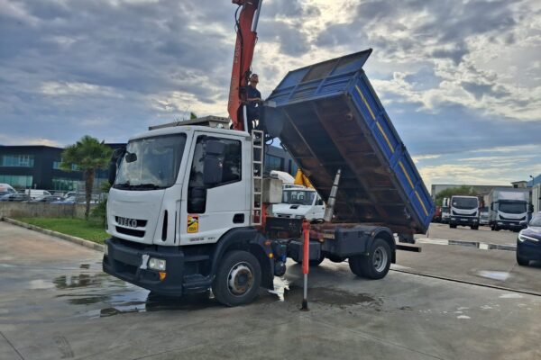 Iveco Eurocargo 120e18 RIBALTABILE E GRU CARICATRICE - immagine 12