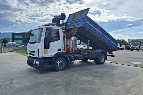 Iveco Eurocargo 120e18 RIBALTABILE E GRU CARICATRICE - immagine 13