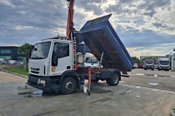 Iveco Eurocargo 120e18 RIBALTABILE E GRU CARICATRICE - immagine 16