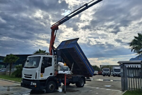 Iveco Eurocargo 120e18 RIBALTABILE E GRU CARICATRICE