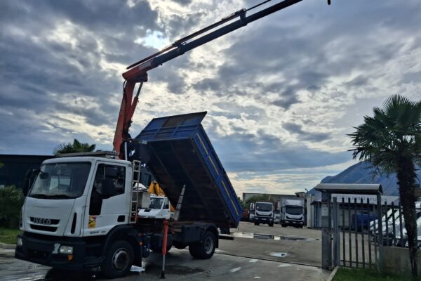 Iveco Eurocargo 120e18 RIBALTABILE E GRU CARICATRICE - immagine 18
