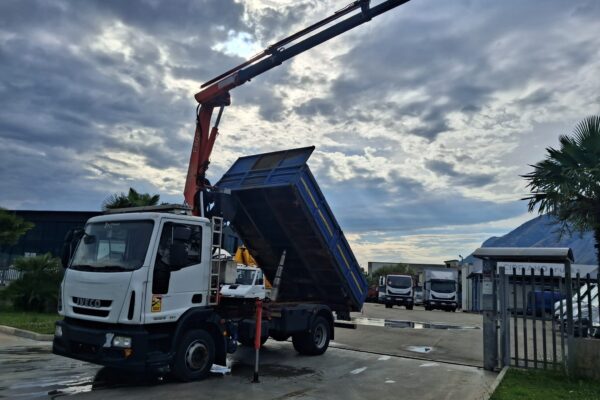 Iveco Eurocargo 120e18 RIBALTABILE E GRU CARICATRICE - immagine 21