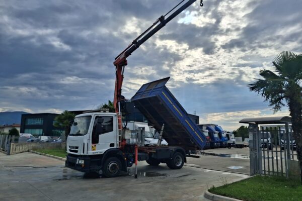 Iveco Eurocargo 120e18 RIBALTABILE E GRU CARICATRICE - immagine 23