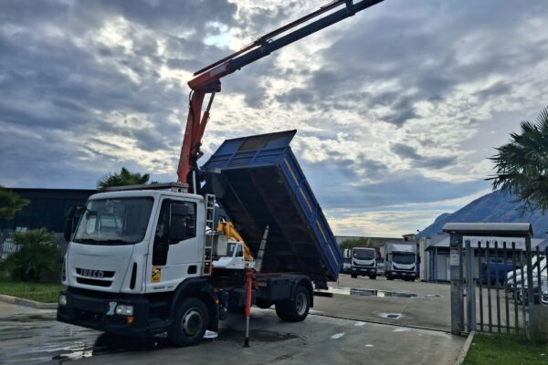 Iveco Eurocargo 120e18 RIBALTABILE E GRU CARICATRICE - immagine 26
