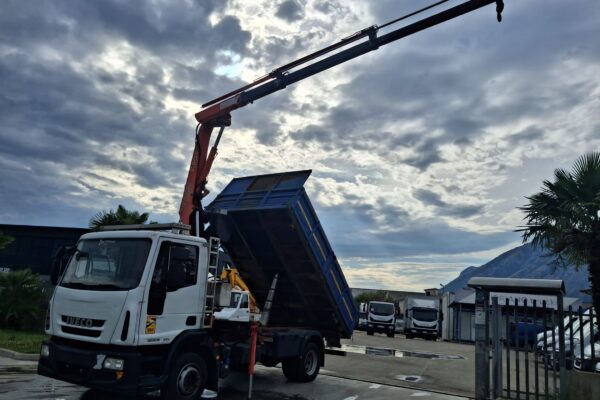 Iveco Eurocargo 120e18 RIBALTABILE E GRU CARICATRICE - immagine 27