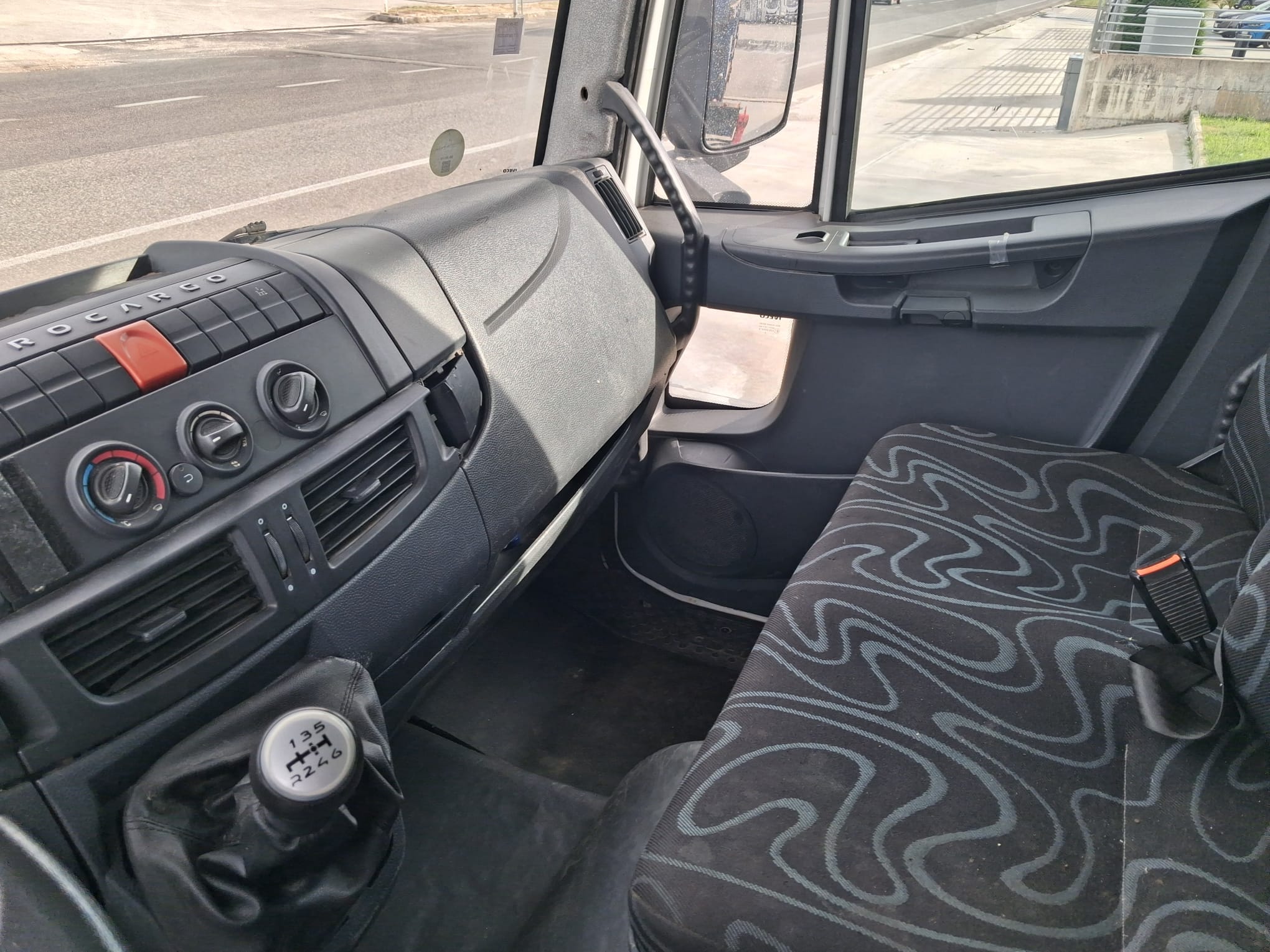 Iveco Eurocargo 120e18 RIBALTABILE E GRU CARICATRICE - immagine 28