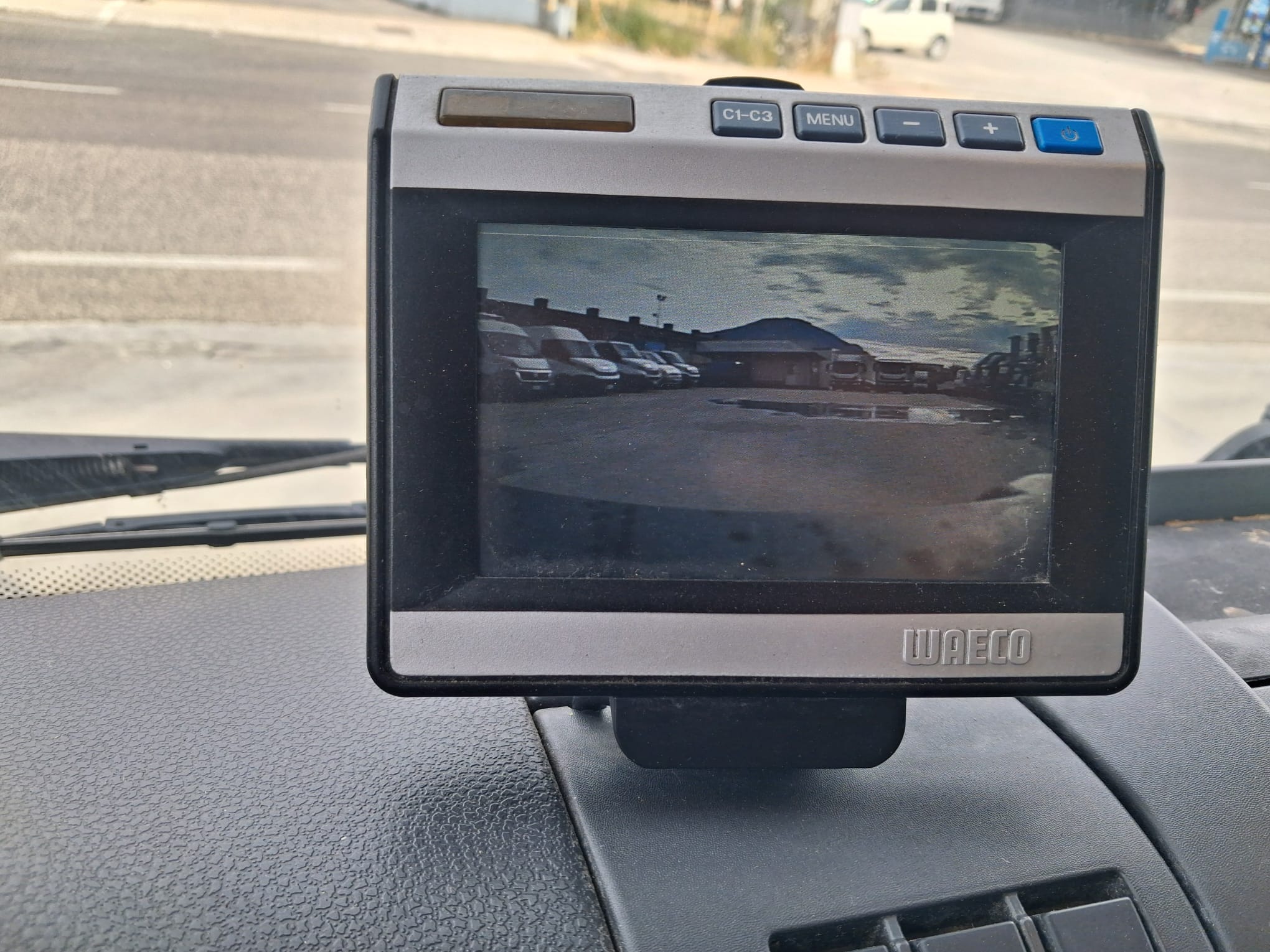Iveco Eurocargo 120e18 RIBALTABILE E GRU CARICATRICE - immagine 31