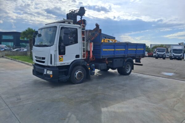 Iveco Eurocargo 120e18 RIBALTABILE E GRU CARICATRICE - immagine 5