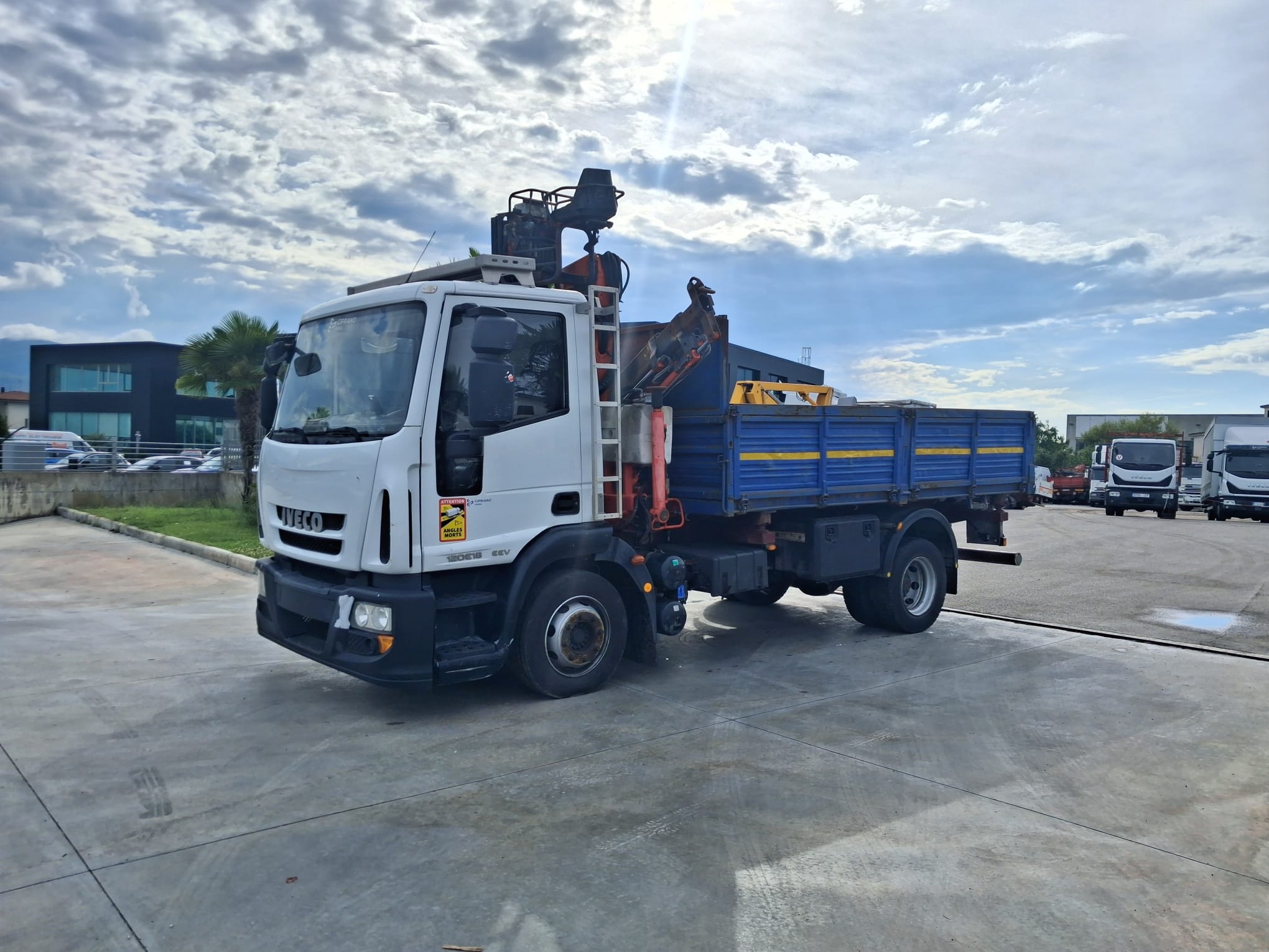 Iveco Eurocargo 120e18 RIBALTABILE E GRU CARICATRICE - immagine 7