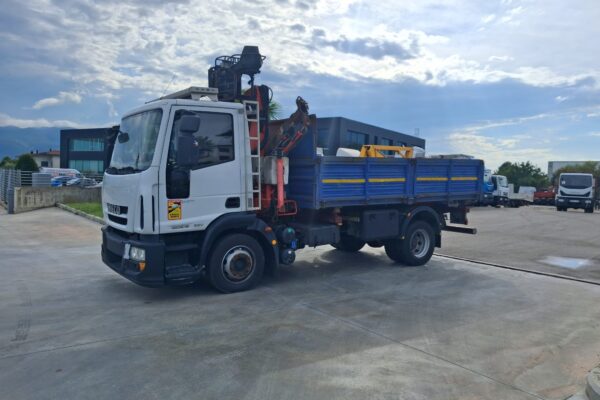 Iveco Eurocargo 120e18 RIBALTABILE E GRU CARICATRICE - immagine 10