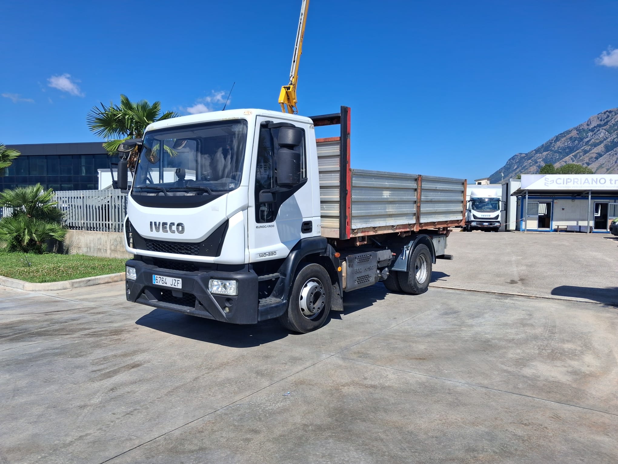 Iveco Eurocargo 140e22 RIBALTABILE CAMBIO 8 MARCE - immagine 2