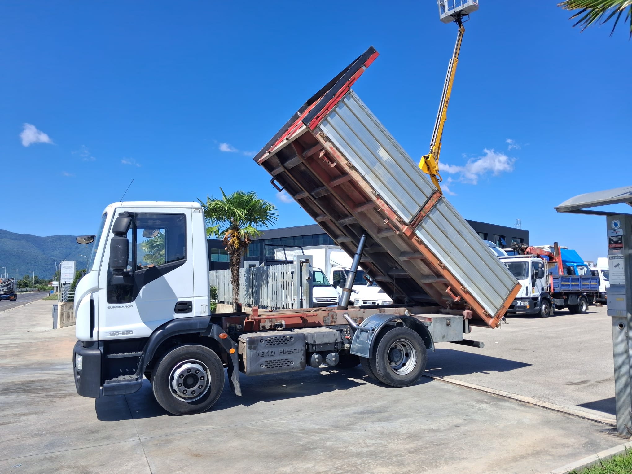 Iveco Eurocargo 140e22 RIBALTABILE CAMBIO 8 MARCE - immagine 15
