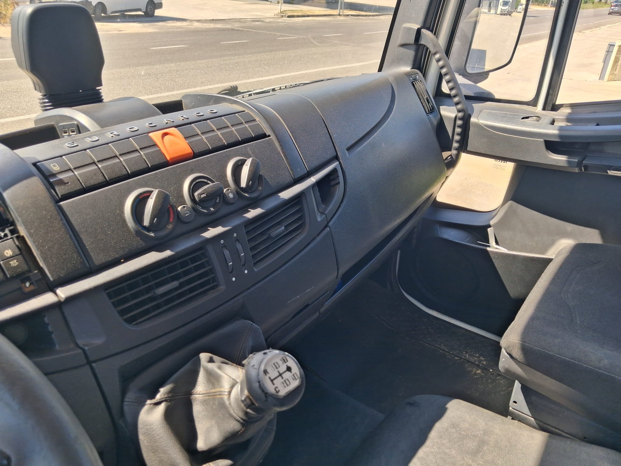 Iveco Eurocargo 140e22 RIBALTABILE CAMBIO 8 MARCE - immagine 16