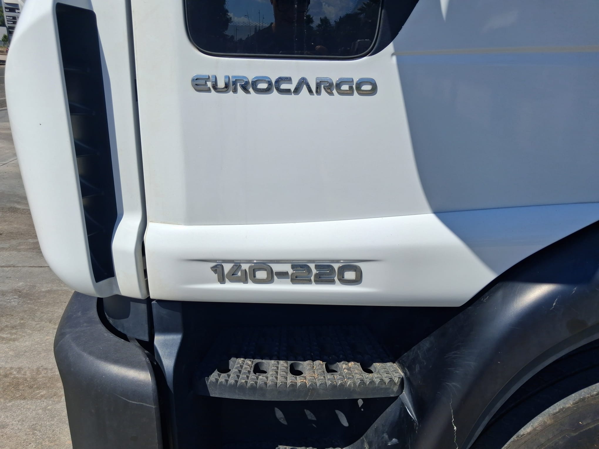 Iveco Eurocargo 140e22 RIBALTABILE CAMBIO 8 MARCE - immagine 3