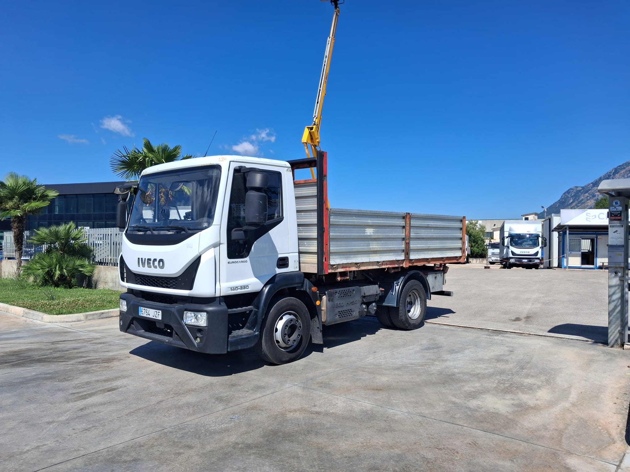 Iveco Eurocargo 140e22 RIBALTABILE CAMBIO 8 MARCE - immagine 4
