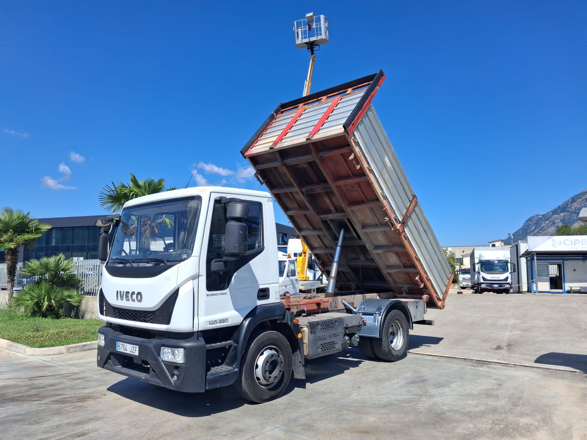 Iveco Eurocargo 140e22 RIBALTABILE CAMBIO 8 MARCE - immagine 9