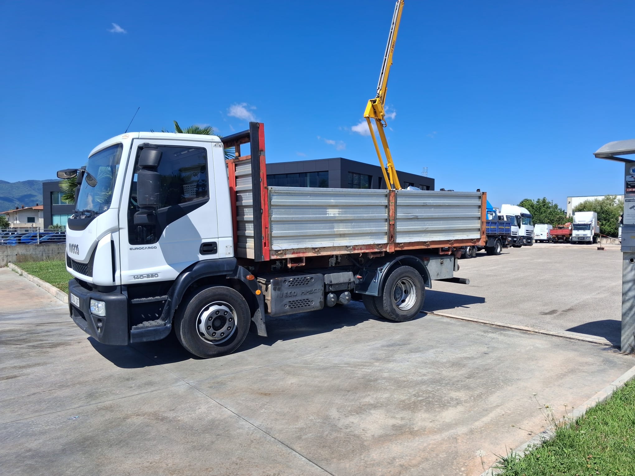 Iveco Eurocargo 140e22 RIBALTABILE CAMBIO 8 MARCE - immagine 10