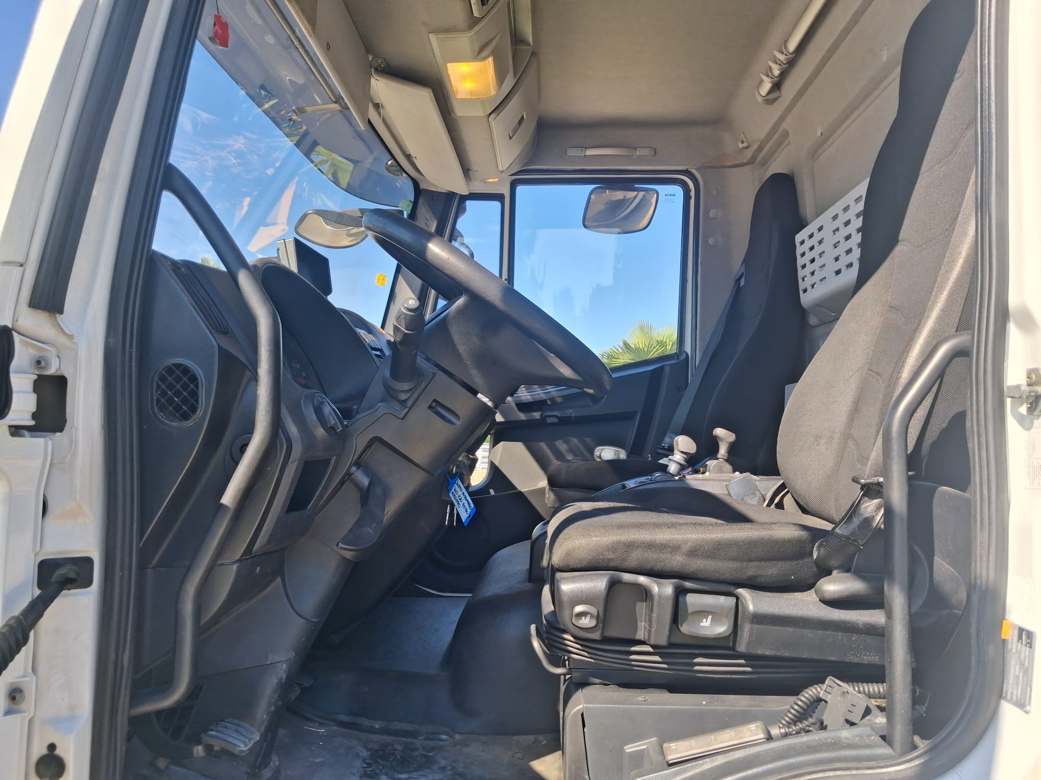 Iveco Eurocargo 140e22 RIBALTABILE CAMBIO 8 MARCE - immagine 16