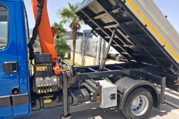 Iveco Daily 65c18 RIBALTABILE E GRU PALFINGER - immagine 12