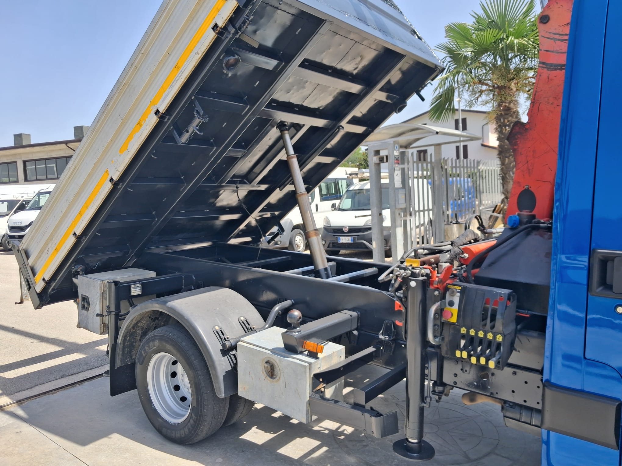 Iveco Daily 65c18 RIBALTABILE E GRU PALFINGER - immagine 14