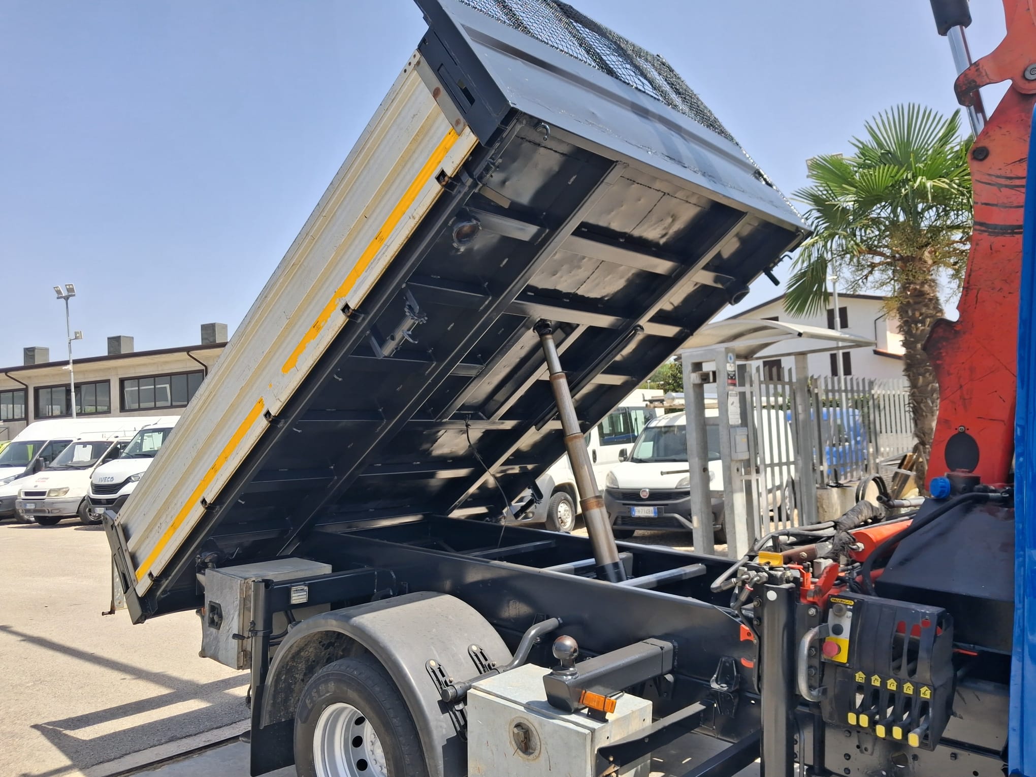 Iveco Daily 65c18 RIBALTABILE E GRU PALFINGER - immagine 15