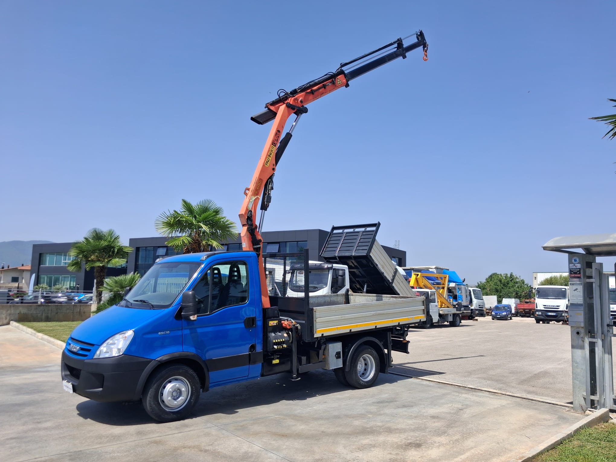 Iveco Daily 65c18 RIBALTABILE E GRU PALFINGER - immagine 18