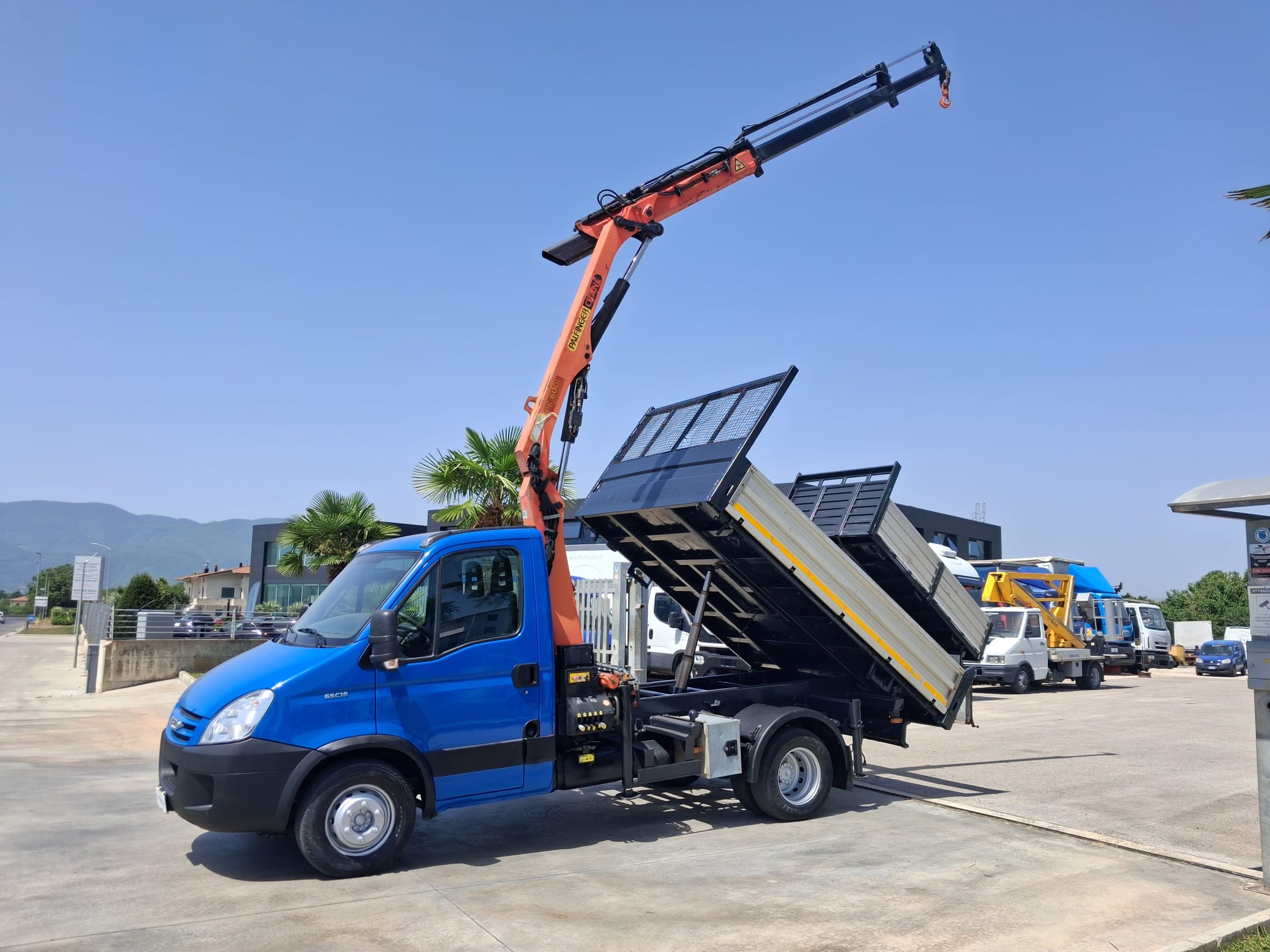 Iveco Daily 65c18 RIBALTABILE E GRU PALFINGER - immagine 3