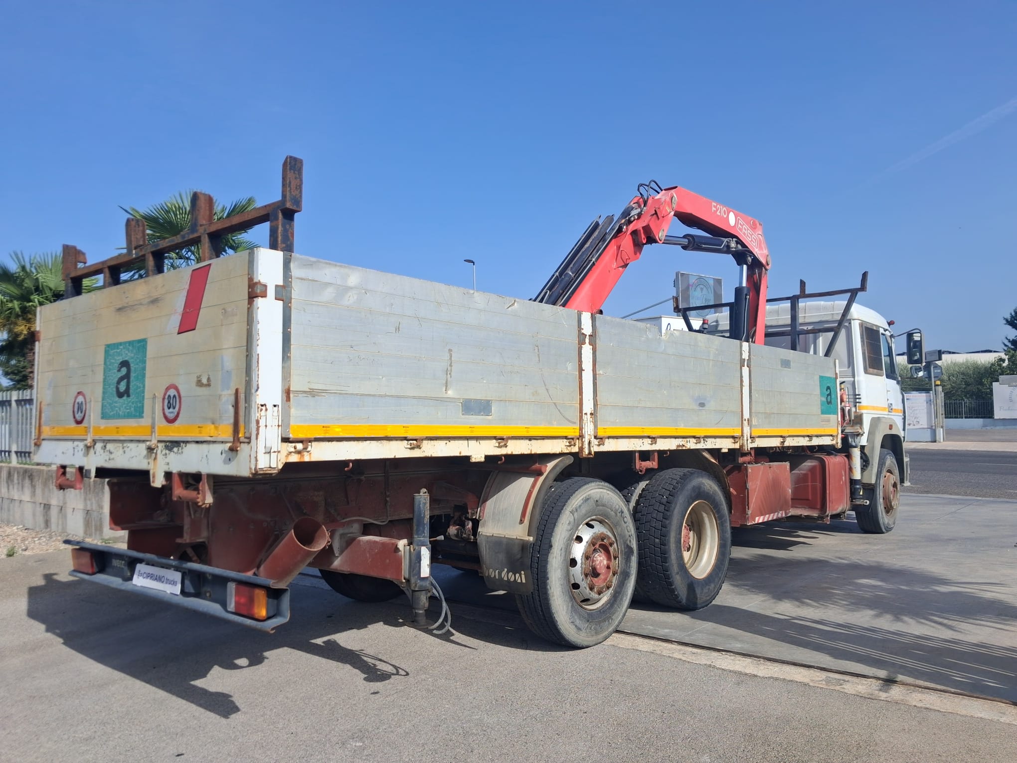 IVECO 190.26 CASSONE E GRU FASSI F210 - immagine 13