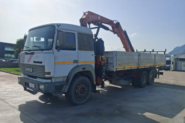 IVECO 190.26 CASSONE E GRU FASSI F210 - immagine 14