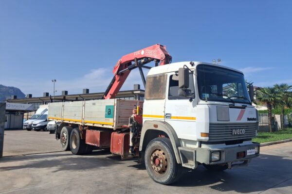 IVECO 190.26 CASSONE E GRU FASSI F210 - immagine 15