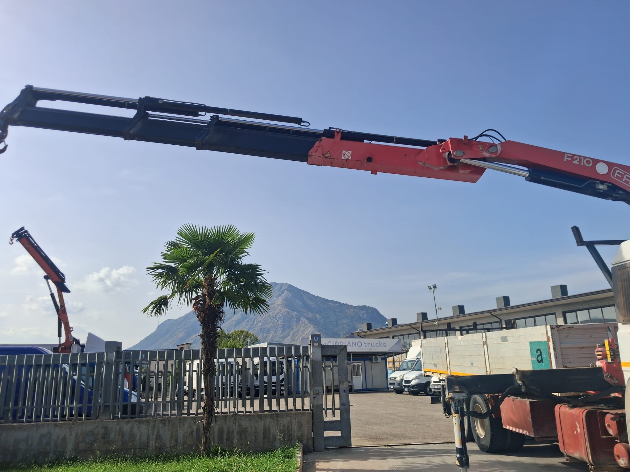 IVECO 190.26 CASSONE E GRU FASSI F210 - immagine 25