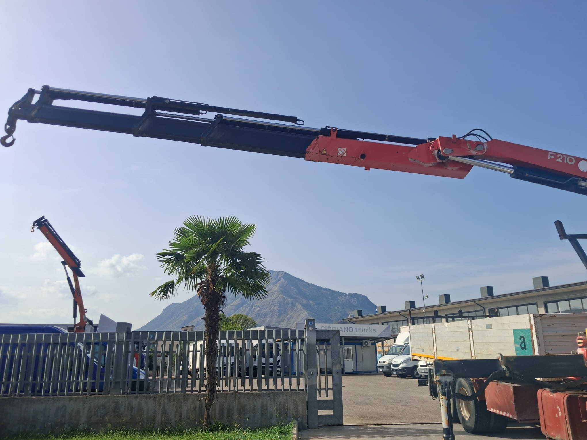 IVECO 190.26 CASSONE E GRU FASSI F210 - immagine 26