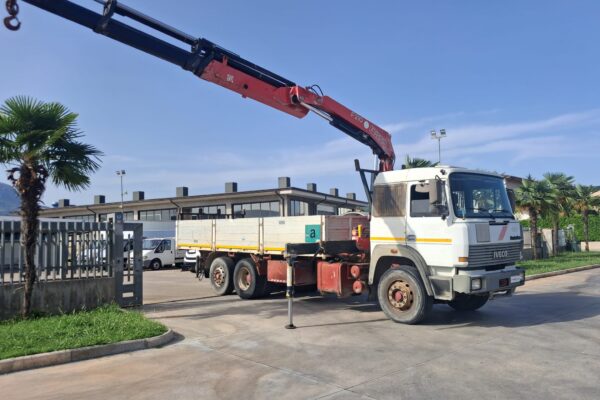 IVECO 190.26 CASSONE E GRU FASSI F210 - immagine 5