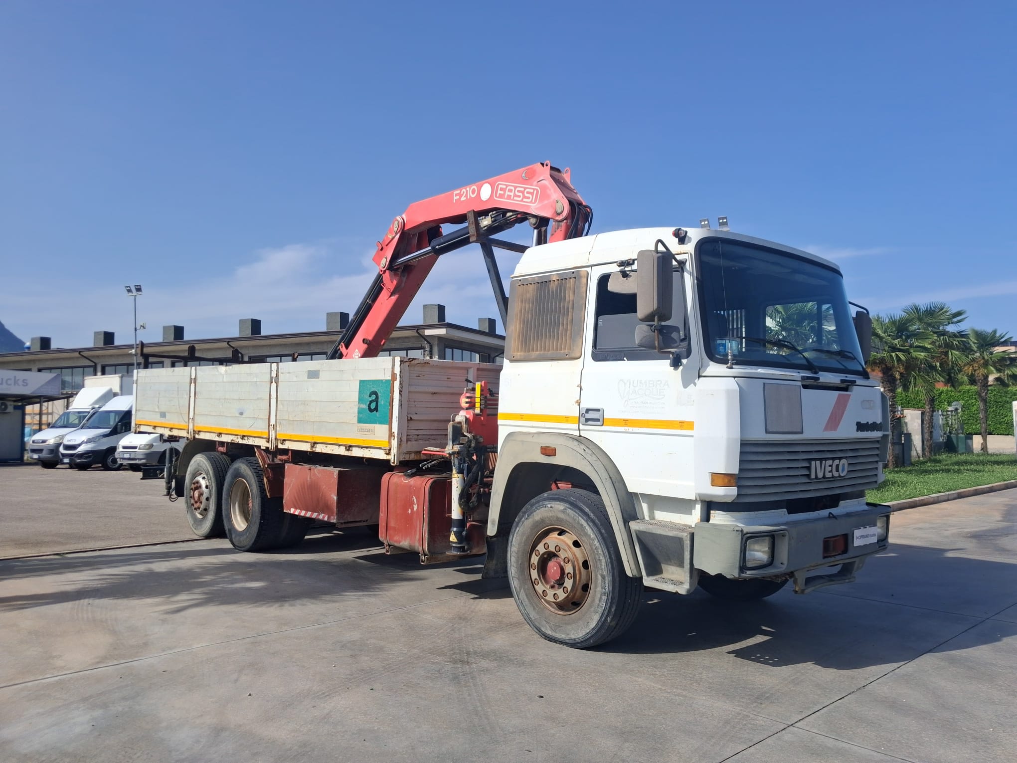 IVECO 190.26 CASSONE E GRU FASSI F210 - immagine 10