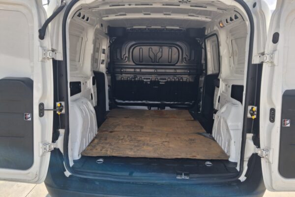 Fiat Doblò FURGONATO MAXI 3 POSTI - immagine 11