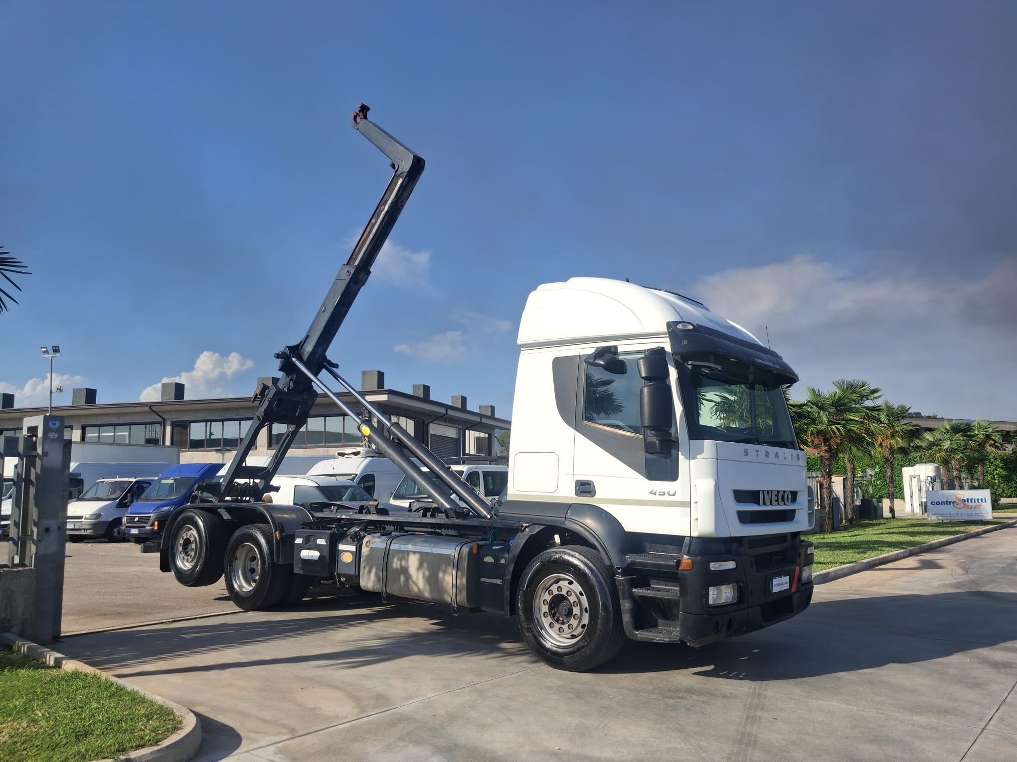 Iveco Stralis 450 SCARRABILE CABINA BASSA - immagine 13