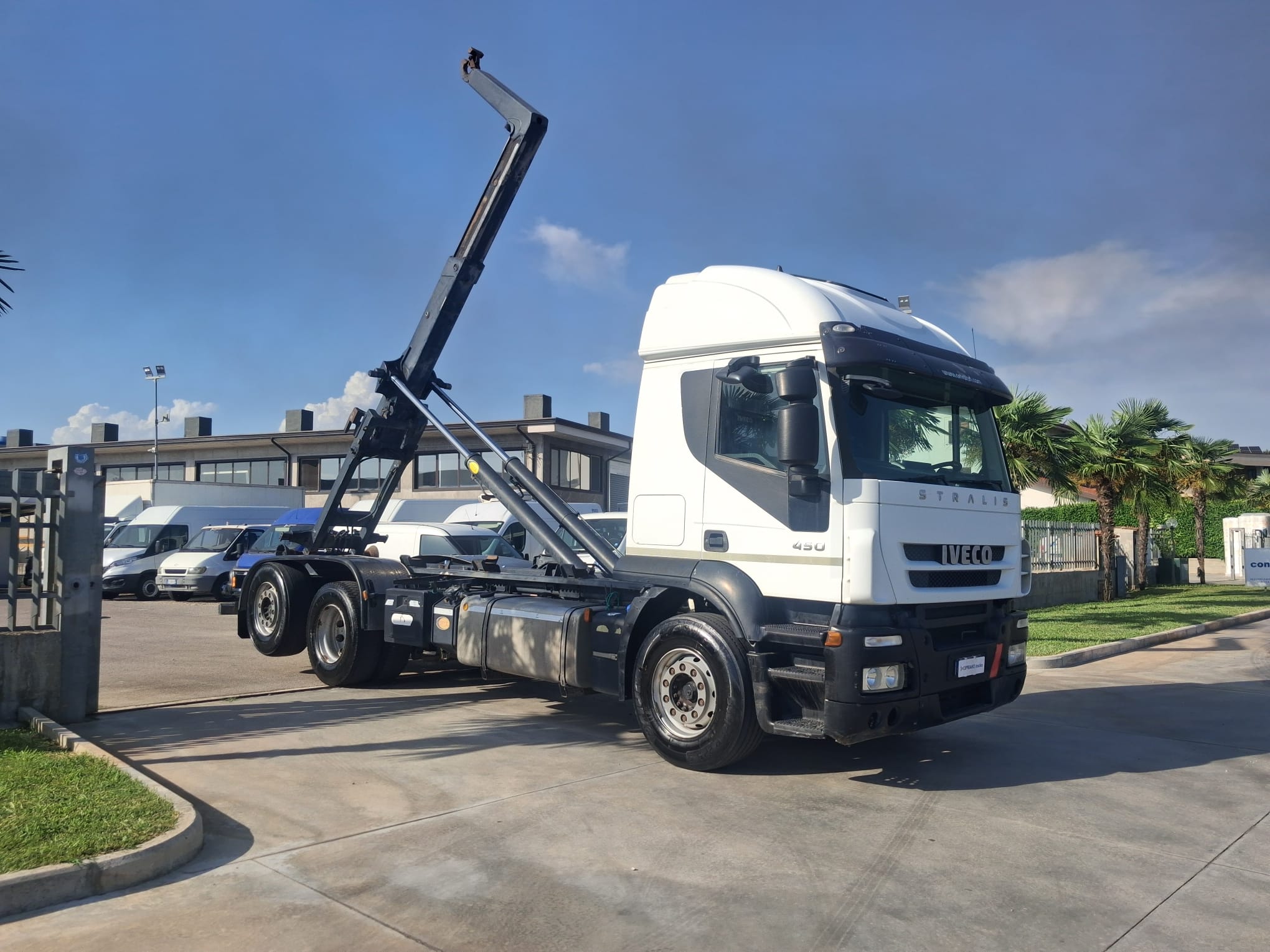 Iveco Stralis 450 SCARRABILE CABINA BASSA - immagine 14