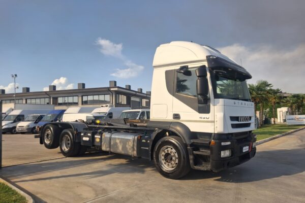 Iveco Stralis 450 SCARRABILE CABINA BASSA - immagine 4