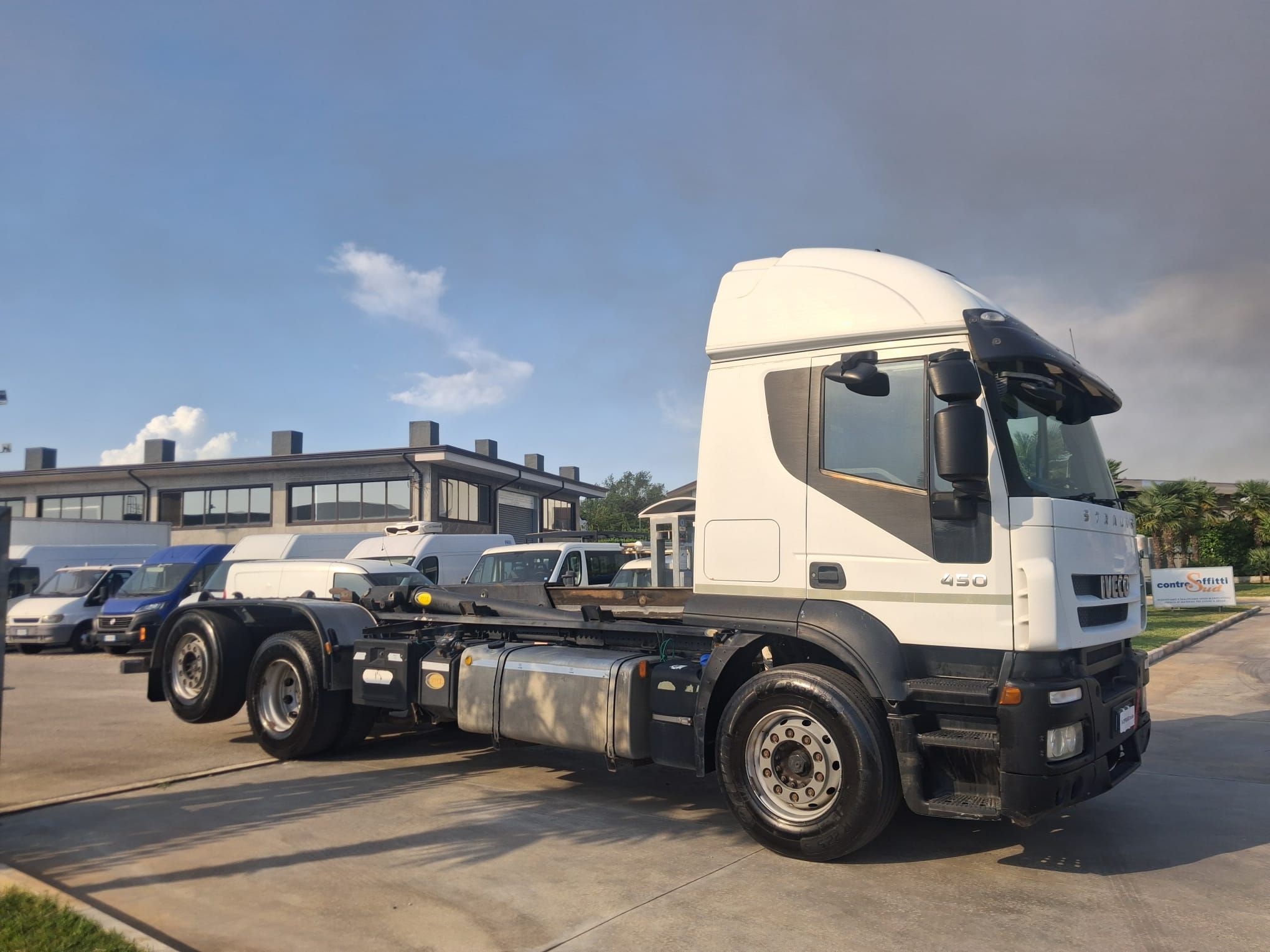 Iveco Stralis 450 SCARRABILE CABINA BASSA - immagine 5