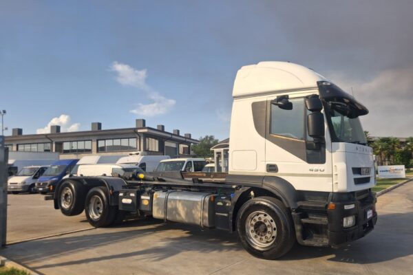 Iveco Stralis 450 SCARRABILE CABINA BASSA - immagine 6